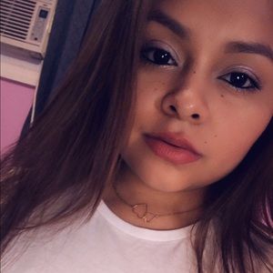 Meet your Posher, Kenia